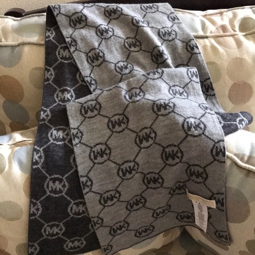 Michael Kors scarf
